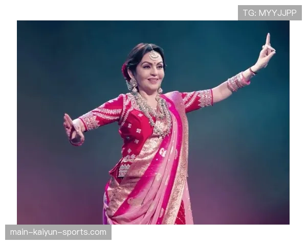 印度主场氛围太炸，全场歌声不停，印度歌手演唱会